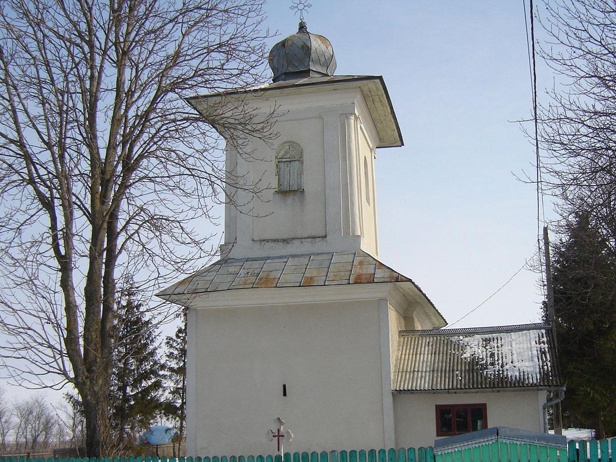Biserica - vedere exterioară
